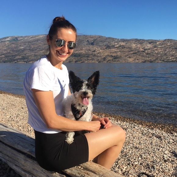 Meet your Posher, Elena - Picture 1 of 4